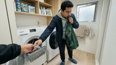 洗濯機に入れてはいけないものはこれ、防水衣類と油汚れで事故を防ぐ