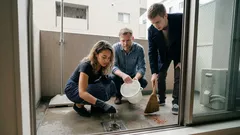 ベランダ排水口の詰まりを防ぐ3ステップ掃除で豪雨前の不安を減らす