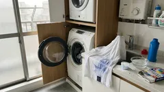 洗濯の色移りは当日が勝負、白Tを戻す応急処置と再洗濯のコツ